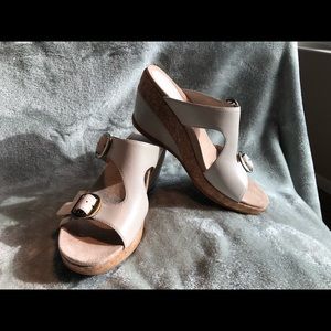 Dansko Wedge Sandals  ~  size 39  ~  NWT